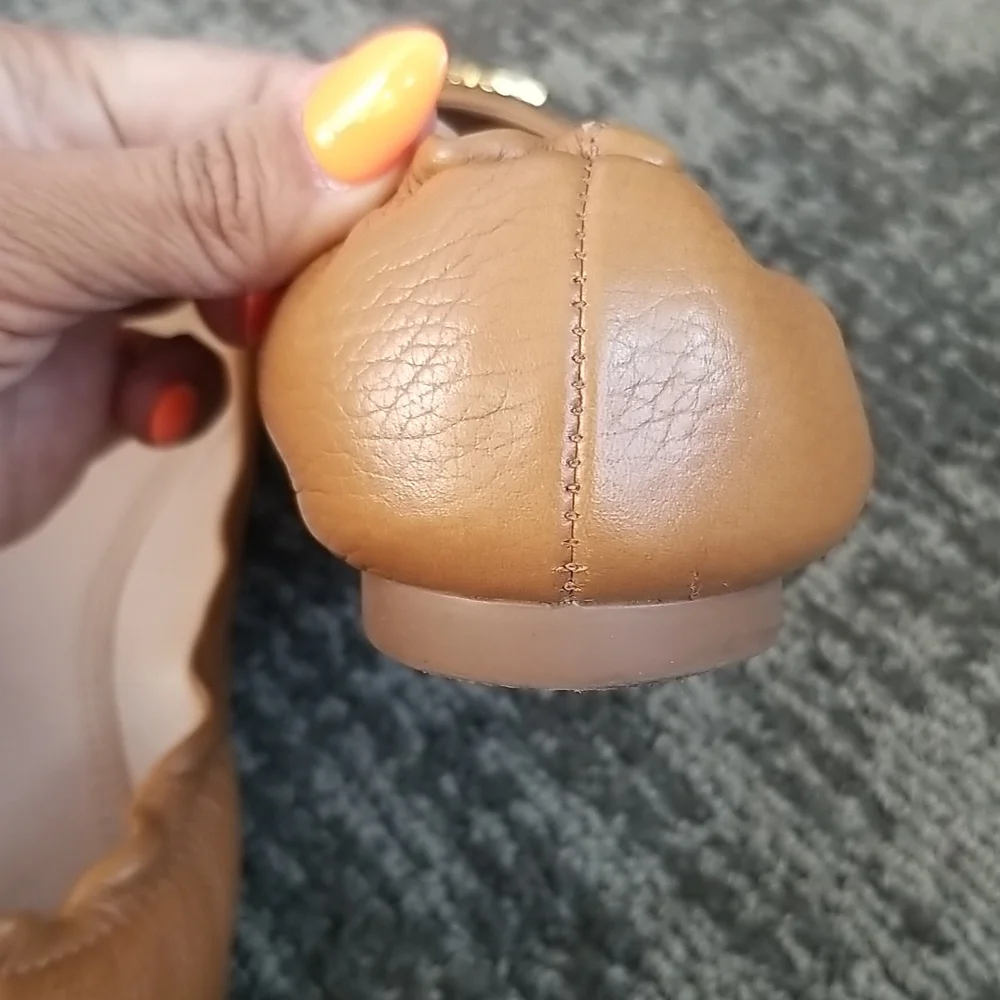 TORY BURCH tan leather ballet flats pebbled